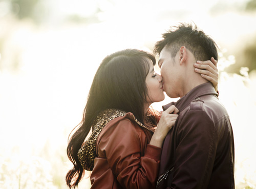 Hồ Vĩnh Khoa hôn Tú Vi ngọt ngào - 7