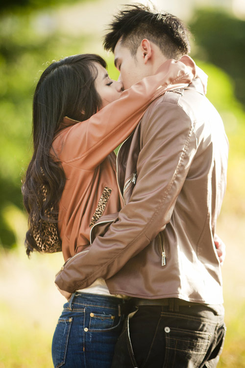 Hồ Vĩnh Khoa hôn Tú Vi ngọt ngào - 8