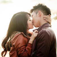 Ngôi sao điện ảnh - Hồ Vĩnh Khoa hôn Tú Vi ngọt ngào