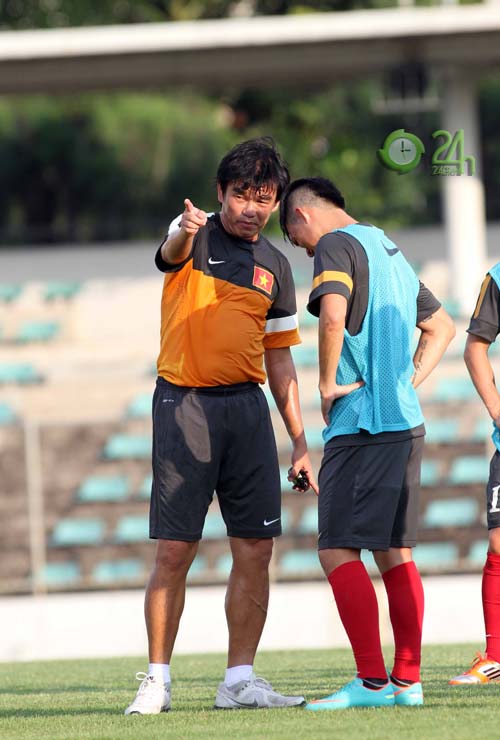 HLV Phan Thanh Hùng trước trận đánh lớn - 8