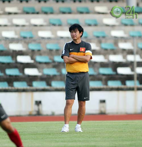 HLV Phan Thanh Hùng trước trận đánh lớn - 10
