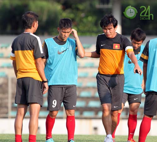 HLV Phan Thanh Hùng trước trận đánh lớn - 4