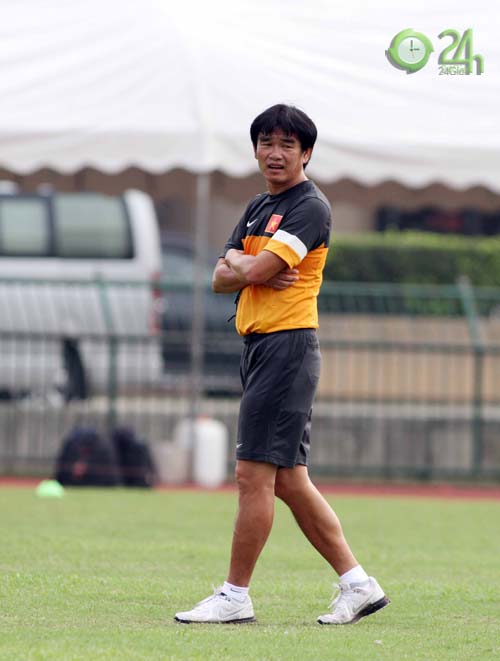 HLV Phan Thanh Hùng trước trận đánh lớn - 5