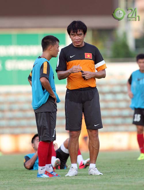 HLV Phan Thanh Hùng trước trận đánh lớn - 7