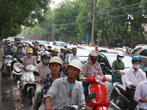 “Khai tử” xe máy không đạt chuẩn - 1