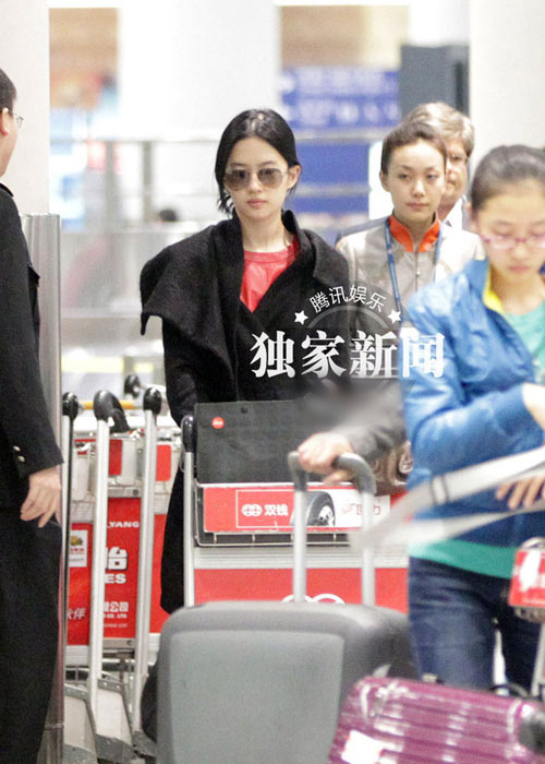 Mặc tin đồn, Diệc Phi vẫn gặp cha dượng - 2