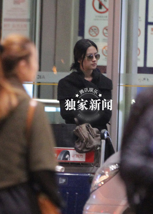 Mặc tin đồn, Diệc Phi vẫn gặp cha dượng - 9