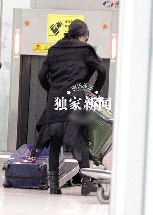 Mặc tin đồn, Diệc Phi vẫn gặp cha dượng - 6