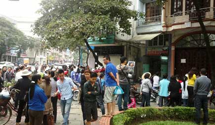 Phát hiện cụ già chết nhiều ngày trong nhà - 2