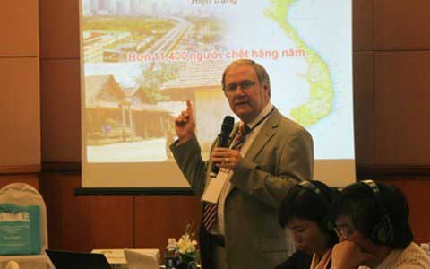 Chuyên gia quốc tế "bắt bệnh" TNGT Việt Nam - 2