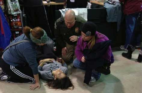 Cận cảnh trận chiến mua hàng giảm giá ở Mỹ - 6