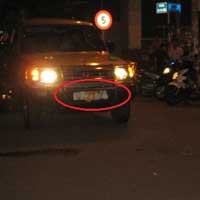 Xe biển xanh gây tai nạn, PV bị rượt đuổi