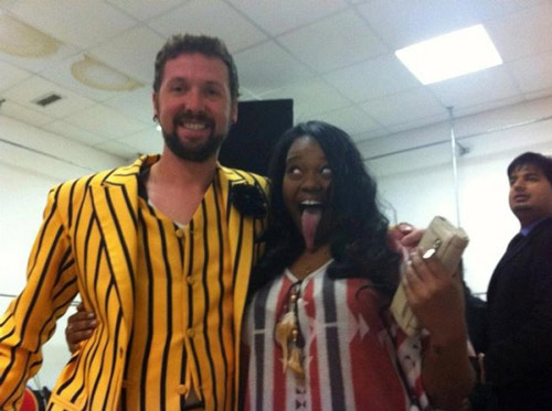 Cô gái có chiếc lưỡi dài 9,75cm - 12