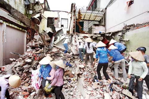 Chuyện của những người: Từ làng... ra phố - 3