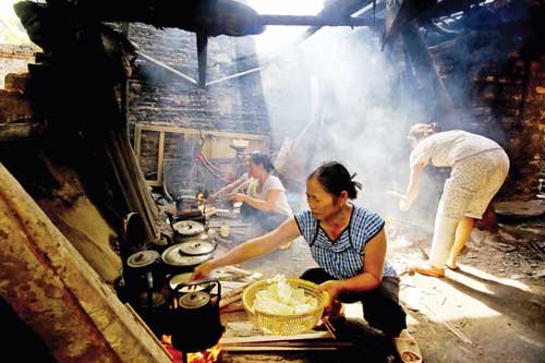 Chuyện của những người: Từ làng... ra phố - 5