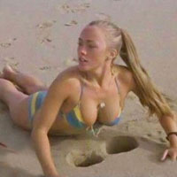 Tại sao "lúc ấy" lại... dạng chân ra? - 10