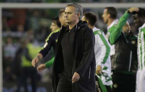 Real: Con thuyền trong cơn sóng dữ - 2