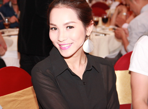 Lẻ bóng, Bảo Anh vẫn tươi rói - 4