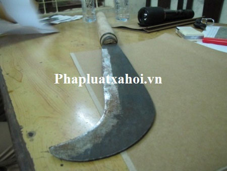 NK141: Lạnh người với vũ khí "nóng" trên ô tô - 5