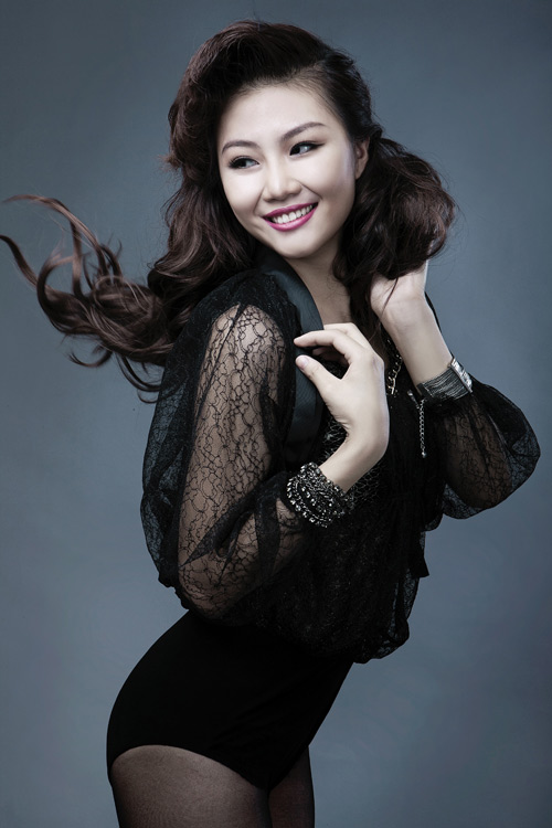 Người đẹp Diễm My khoe hình thể sexy - 2