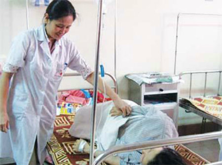 "Thiên nga hóa quạ" vì tiêm trắng da - 2