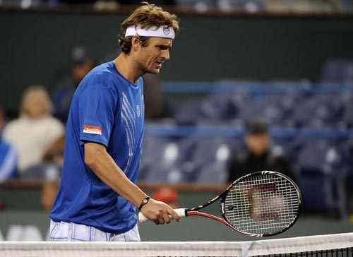 HOT: Vettel mất chức vô địch F1 2012? - 2