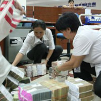 Tài chính - Bất động sản - Ngành nào tăng lương 'bèo' nhất?