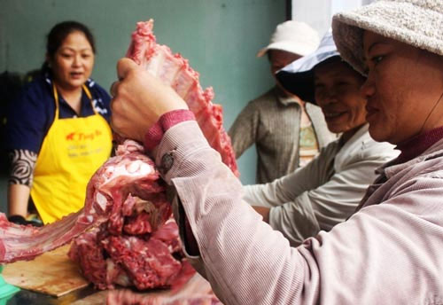 75% thịt lợn vỉa hè nhiễm vi sinh - 1