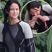 Hậu trường phim - Sốc với cảnh ăn cá sống của người đẹp