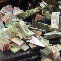 Tin tức trong ngày - Bắt 105 con bạc, thu 2 bao tải tiền