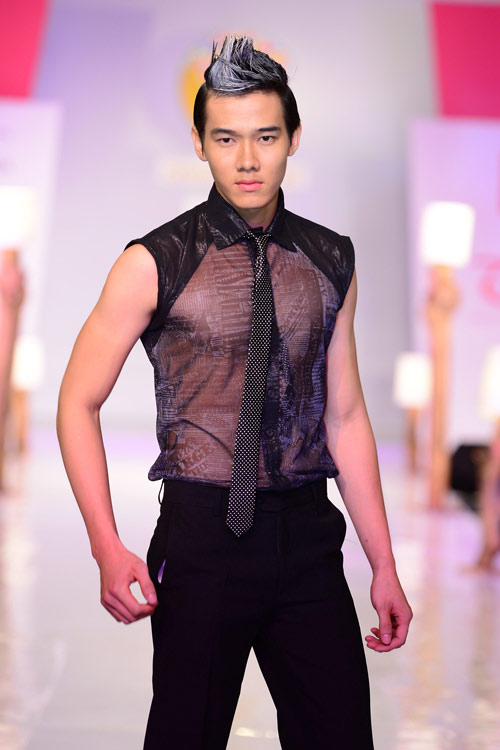 Sao nam cũng ham khoe ngực lấp ló - 3