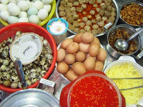 Đậm đà bánh căn Phan Thiết - 2