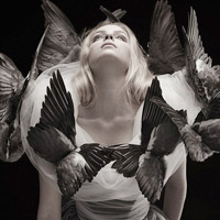 Phi thường - kỳ quặc - Kinh dị váy cưới làm từ xác chết