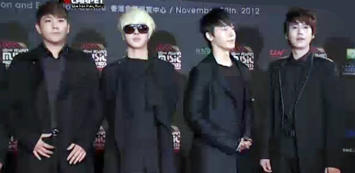 Rộn ràng thảm đỏ lễ trao giải MAMA - 9