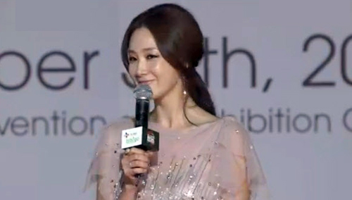 Rộn ràng thảm đỏ lễ trao giải MAMA - 7