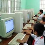 Cán bộ xã phải thuê học sinh... đánh văn bản