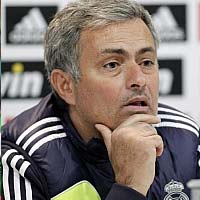 Bóng đá - Mourinho: “Có giỏi thì đến đây…”