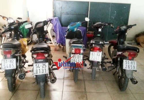 Dàn cảnh đâm xe, ngang nhiên móc túi trên phố - 2