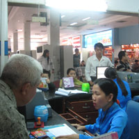 Tin tức trong ngày - Thưa thớt người đi mua vé tàu Tết tập thể