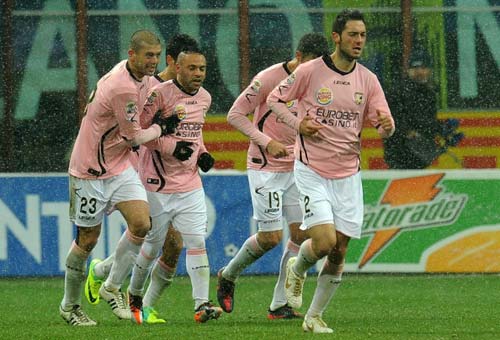 Inter – Palermo: Không bơi thì chìm - 2