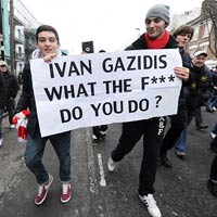 Bóng đá - NHM Arsenal bất mãn với đội nhà