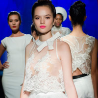 Xu hướng thời trang - Lãng mạn như thiết kế của Hà Linh Thư