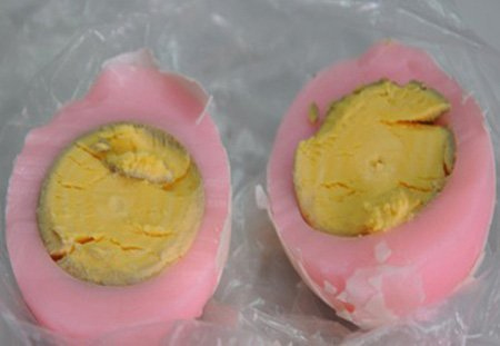 Giật mình, trứng có màu lạ - 1