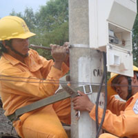 Thị trường - Tiêu dùng - Giá điện 2013: Cõng khoản lỗ hàng chục ngàn tỷ