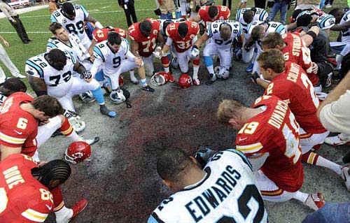 Sốc: Cầu thủ giết bạn gái rồi tự sát - 2