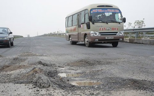 Khi đường cao tốc phải đặt... gờ giảm tốc - 3