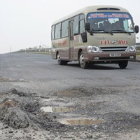 Tin tức trong ngày - Khi đường cao tốc phải đặt... gờ giảm tốc