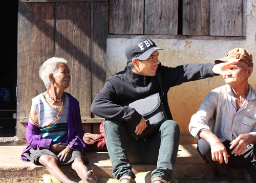 Ya Suy bị bà con buôn làng chê xấu - 4