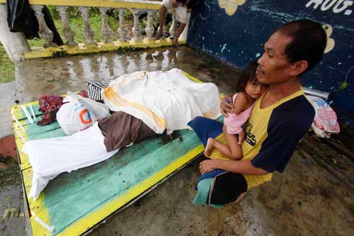 Chùm ảnh: Siêu bão Bopha tàn phá Philippines - 9