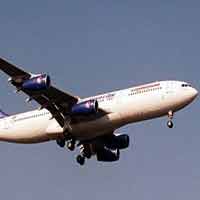 Tin tức trong ngày - Ai Cập: Máy bay hạ cánh khẩn vì rắn cắn khách